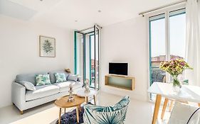 New ! Sea View Design + Balcony 203